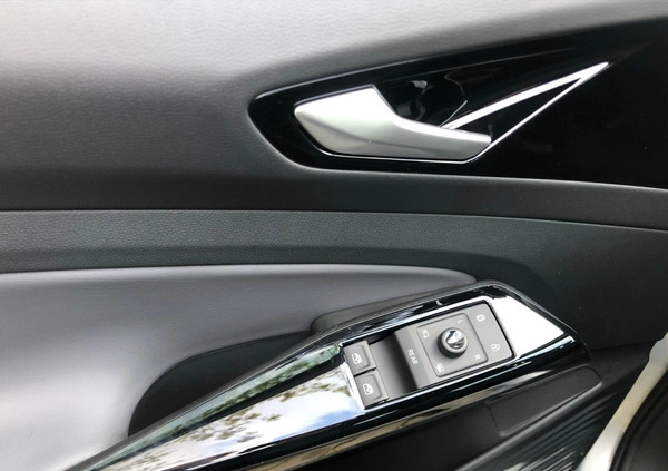 Volkswagen ID.4 cena 238270 przebieg: 8, rok produkcji 2024 z Olsztyn małe 301